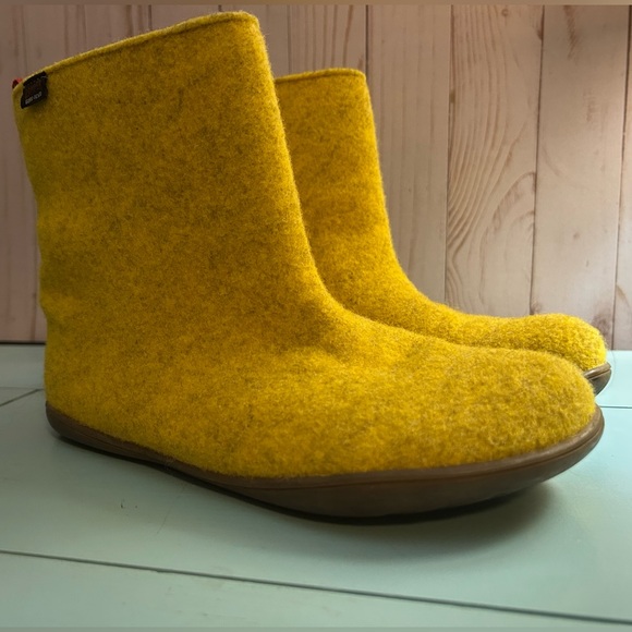 Camper Shoes - Camper Wool-mix yellow Ankle Boots